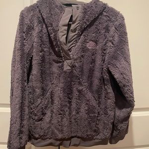 Womens The North Face pullover